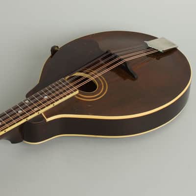 Immagine Gibson  A-2 Carved Top Mandolin (1921), ser. #64513, original black hard shell case. - 7