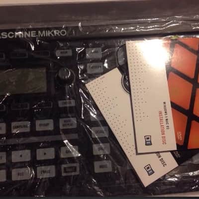 Native Instruments Maschine Mikro MK1 Black image 2