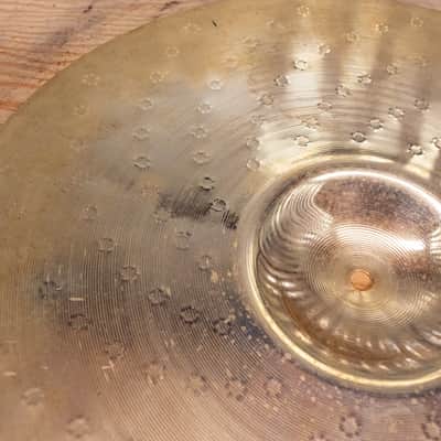 Zildjian 18" Medium Crash image 10