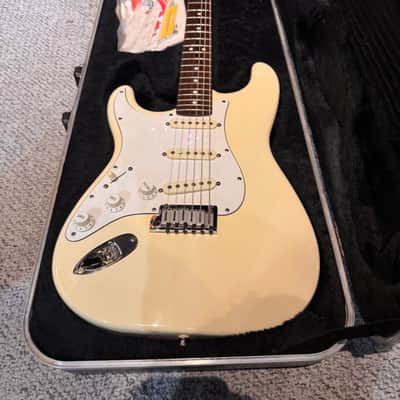 Fender American Standard Stratocaster Left-Handed with Rosewood Fretboard 1991 Olympic White image 3