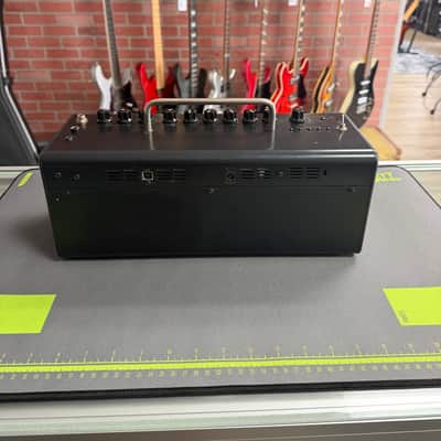 Yamaha THR10C Classic 10-Watt 2x3" Stereo Digital Modeling Guitar Combo 2013 - 2018 - Black image 3