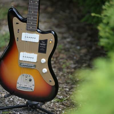Fender Limited Edition Vintera II Road Worn 50s Jazzmaster- 3-Color Sunburst(2) image 3