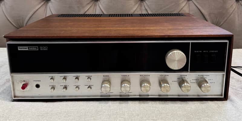 Vintage Harman Kardon 930 Twin Powered Stereo Receiver 1972-1976 - wood/silver image 1