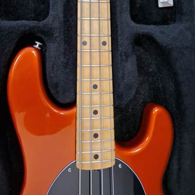 Ernie Ball Music Man StingRay 4 H with Maple Fretboard 1999 - 2018 - Lava Pearl image 3