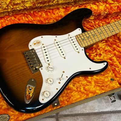 Fender 50th Anniversary American Deluxe Stratocaster Sunburst 2004