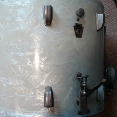 Ludwig 1959 Parade Marching Snare 15  White Marine Pearl WFL Transition Badge Nickel Hardware image 7