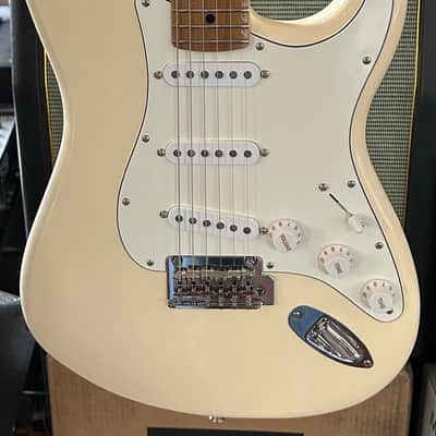 Fender   Player II Dealer Exclusive Stratocaster  2025 - Olympic White / 7lbs. 11.2oz. #MX25115277 image 3