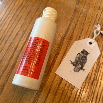Rare Gibson Vintage Guitar Polish - 1960s-1977 - Made in USA - 4oz image 5