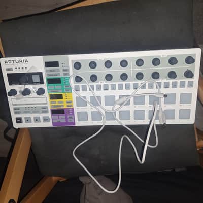 Arturia BeatStep Pro MIDI Controller 2017 - Present - White