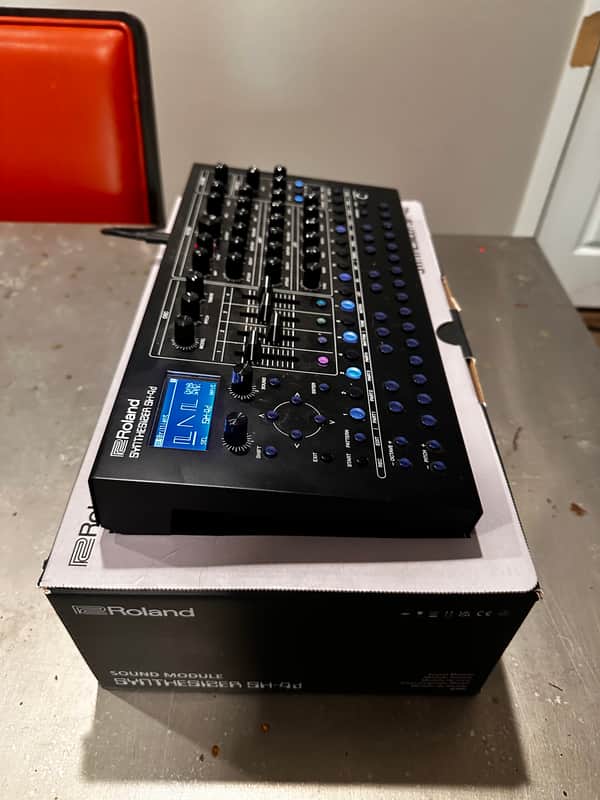 Roland SH-4D Polyphonic Desktop image 1