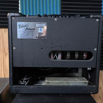 Fender Blues Junior 15-Watt 1x12" Guitar Combo 1997 - 2001 - Black image 2
