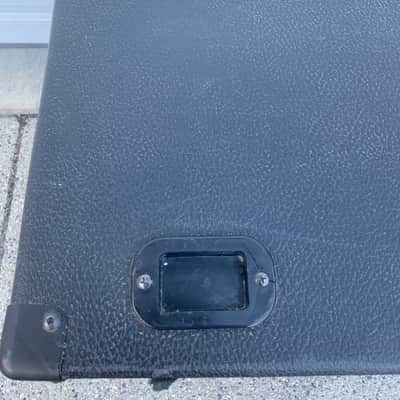 Peavey 5150 4x12" Straight  Guitar Cabinet  - Black image 4