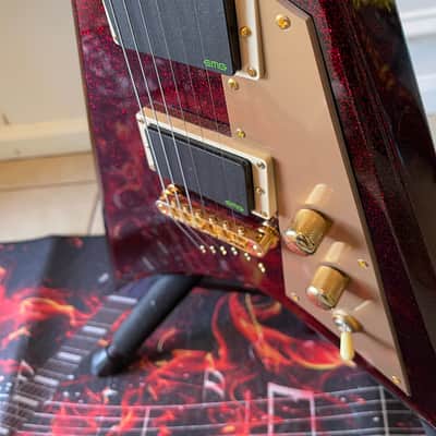 ESP LTD KH-V Red Sparkle – Kirk Hammett Signature | EMG Bone Breakers | ESP Deluxe Case image 15