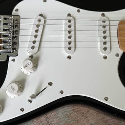 Fender Stratocaster 1995 Squier Series Maple Neck Made in Mexico MIM Black Gig Bag image 6