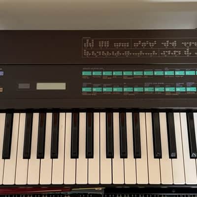 *INCLUDES EXTRAS* Yamaha DX7 Programmable Algorithm Synthesizer