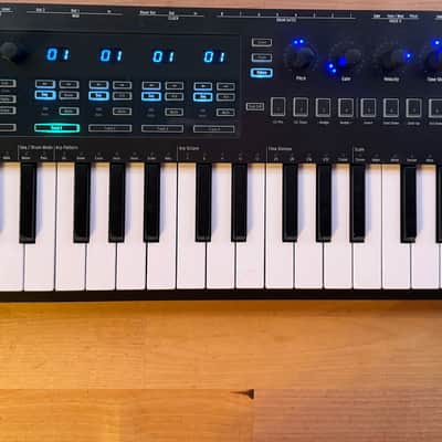 Arturia Keystep Pro Chroma 37-Key MIDI Controller 2024 - Present - Black image 2