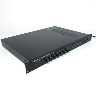 Roland RE-3 Digital Space Echo | Reverb