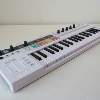 Arturia Keystep Pro Midi Controller/Sequencer Keyboard White image 3