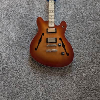 Squier Affinity Starcaster Deluxe 2024 - Present - Sienna Sunburst image 1