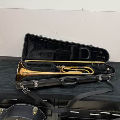 Used Yamaha YSL-448G Intermediate Bb/F Tenor Trombone with Original Case Mouthpiece Just Serviced image 1
