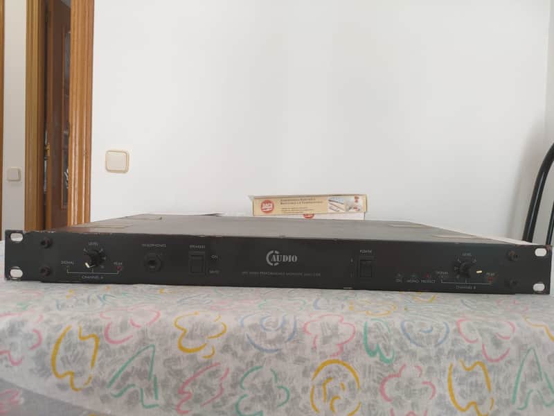 C Audio Mp1 High Performance Monitor Amplifier for headphones 1900-2000 imagen 1