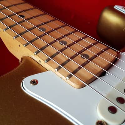 Fender Gold/Gold Stratocaster 1981 - 1983 image 4