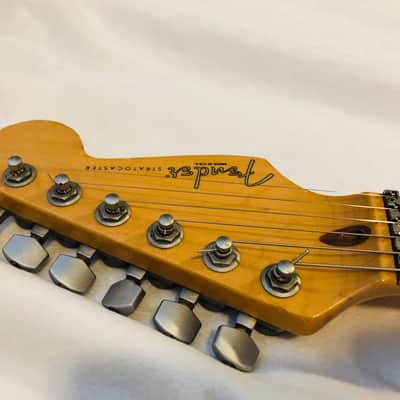 Fender Strat Plus Deluxe with Maple Fretboard 1988-1993 - Crimson Frost image 10