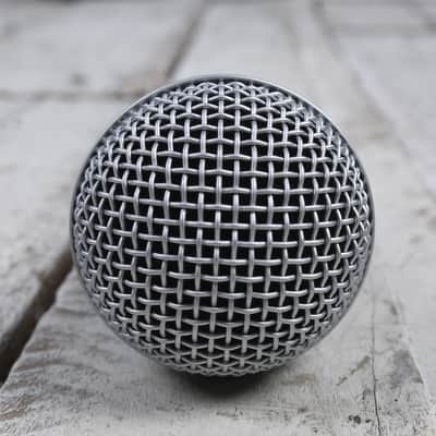 Shure SM58 Dynamic Vocal Microphone Cardioid Pickup Pattern with Clip and Pouch image 8
