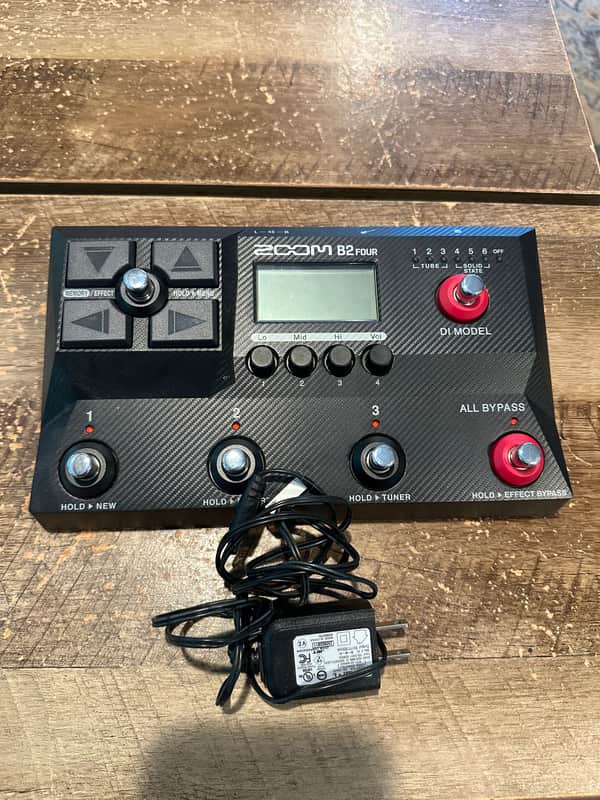Zoom B2 Four