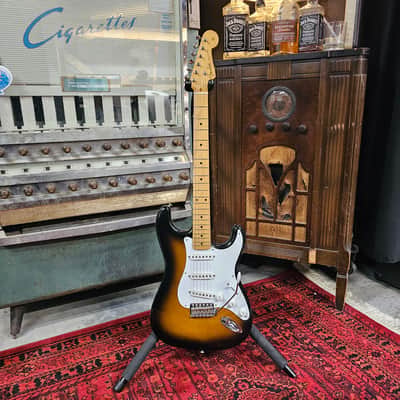 1994 Fender 54' Reissue Stratocaster ST-54  MIJ Sunburst image 2
