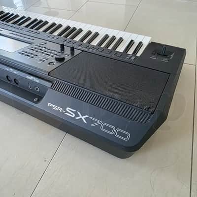 Yamaha PSR-SX700 61-Key Arranger Workstation image 9