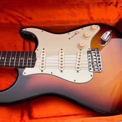 Fender American Vintage II 1961 Stratocaster image 3
