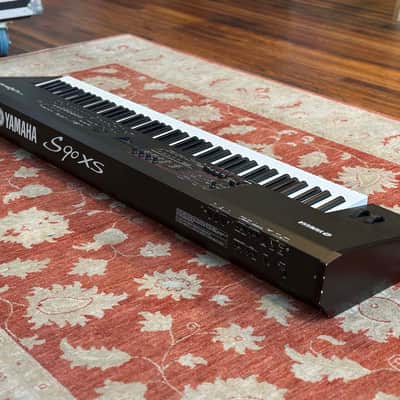 YAMAHA S90 XS 88-Key Synthesizer Stage Piano image 6