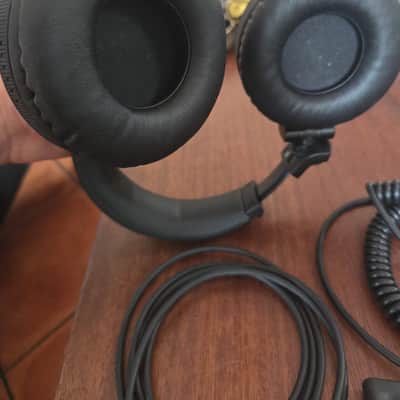 Pioneer HDJ-X7-K Professional DJ Headphones 2010s - Black image 2