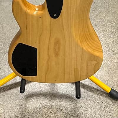 Nice G&L L-2000 USA Bass Guitar With G&L Hardshell Case image 3