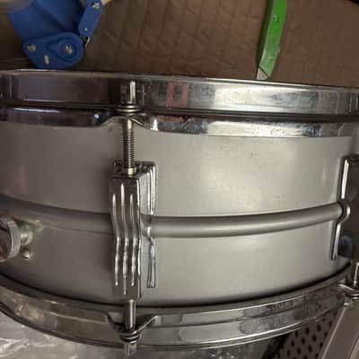 Ludwig 🥁 5” by 14” USA acrolite vintage snare drum with case stand and pad image 12
