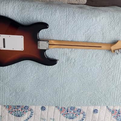 Fender Fender Stratocaster w/Pau Ferro Neck MIM Stratocaster 2019 Sunburst 2019 - Sunburst image 4