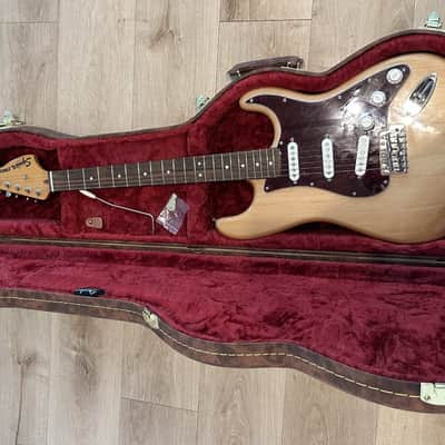 Squier Classic Vibe '70s Stratocaster Electric Guitar - Natural image 2