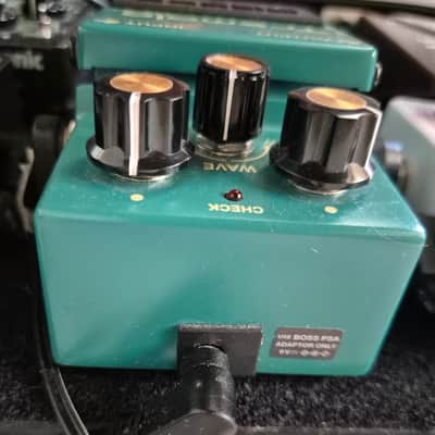 Boss TR-2 Tremolo (Silver Label) 1997 - Present - Green image 3