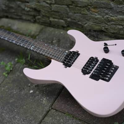 Jackson American Series Virtuoso™, Streaked Ebony Fingerboard - Satin Shell Pink image 7