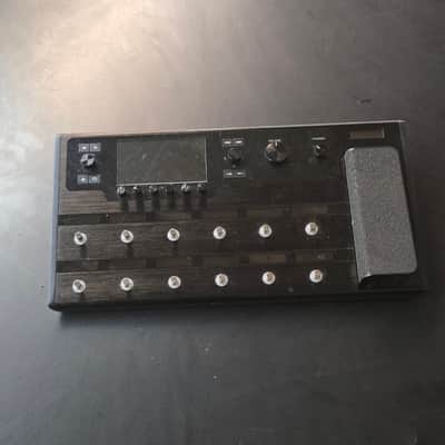 Line 6 Helix Floor Multi-Effect / Amp Modeler 2015 - Present Black image 3