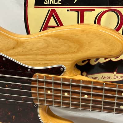Fender Deluxe Jazz Bass V 5-String Electric Bass image 3