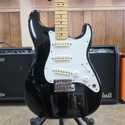 Fender Standard Stratocaster (2-Knob) with Maple Fretboard 1983 - 1984 - Black image 2