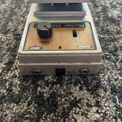 Boss Roland PW-1 Rocker Wah Wah Vintage Guitar Effect Pedal MIJ Japan image 3