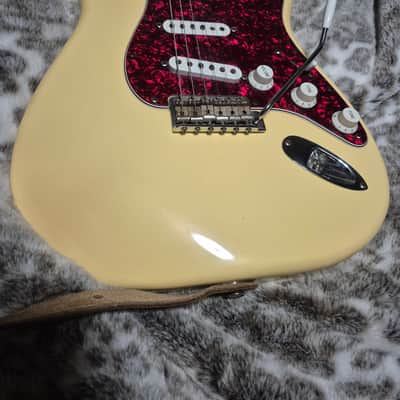 Fender Ingvar malmsteen 1999 - Yellow image 1