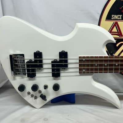 Burny Mockingbird 4-String Electric Bass imagen 2