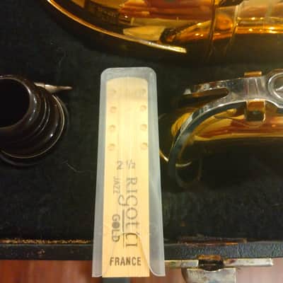 Vito (Yamaha YAS-23) Alto Saxophone with Accessories image 10