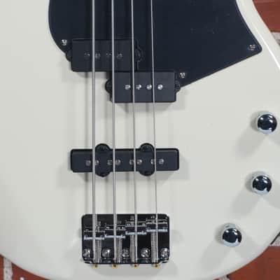 Yamaha BB234 4 String Electric Bass Vintage White image 3