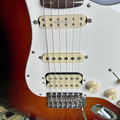 Fender American Performer Stratocaster HSS 3-Tone Sunburst 2021 image 4