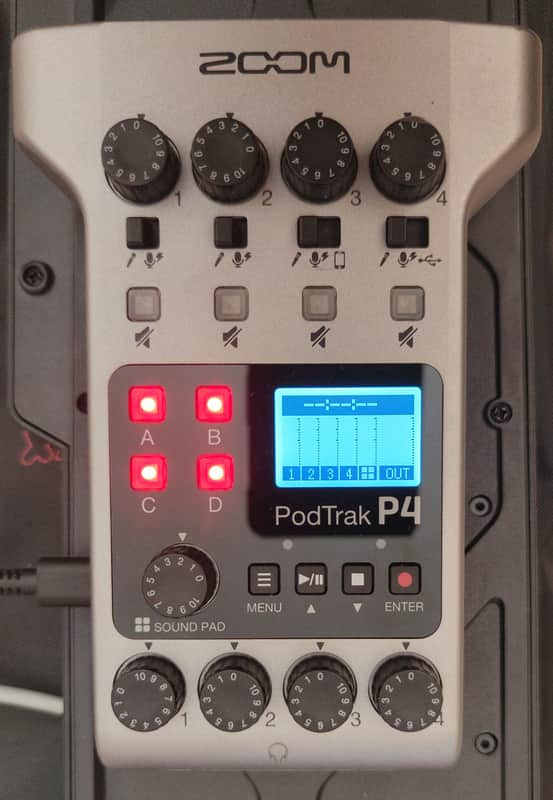 Zoom P4 PodTrak Podcasting Mixer and Interface image 1